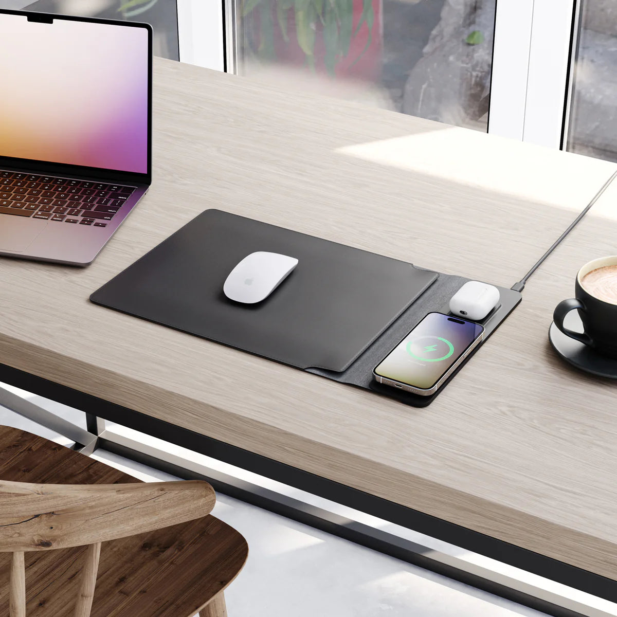 TECHPRO 4-IN-1 LAPTOP SLEEVE MED TRÅDLÖS LADDNING